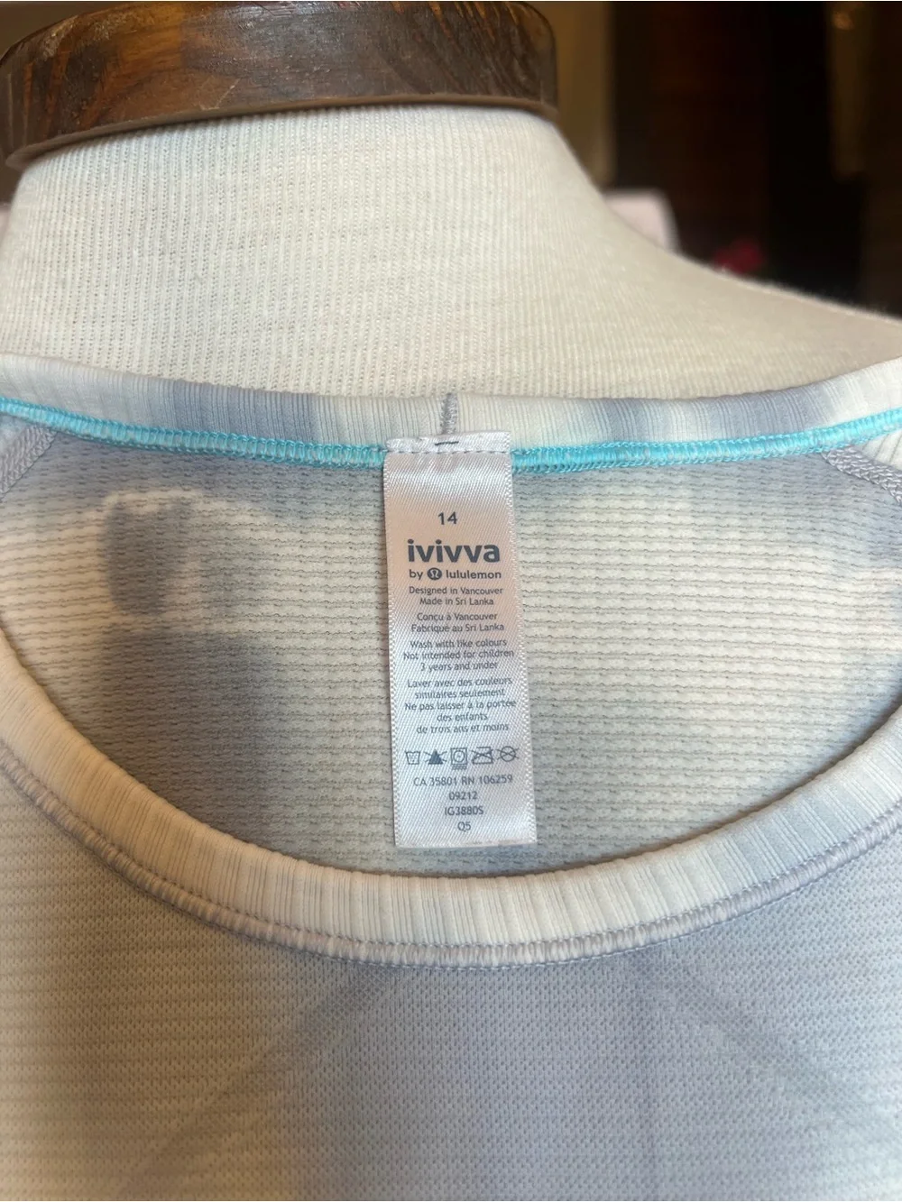 Ivivva Blue and White Tie-Dye Short Sleeve Crewneck